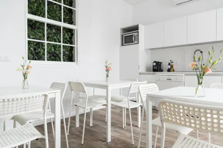 Botica Guesthouse Отели в г. Эшпинью