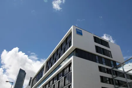 smartments München Parkstadt Schwabing Отели рядом с достопримечательностью «Зоологическая государственная коллекция Мюнхена»