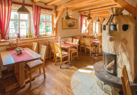 Gästehaus Alte Bäckerei Отели в г. Бад-Лангензальца