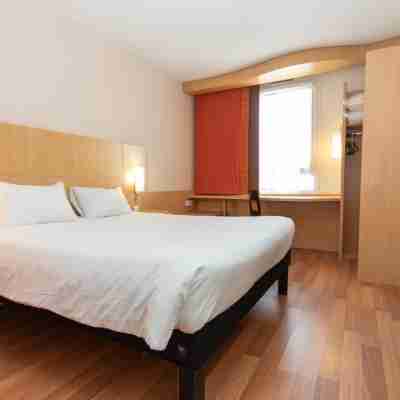 ibis Rochefort Rooms