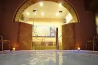 โรงแรม สปา เทอร์ม เคาร์เลมานี - น้ำพุร้อน