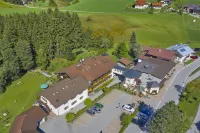 Hotel Neuhäusl Superior Hotels near Berghof