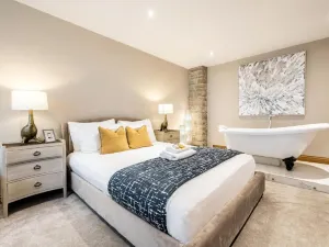 Lanelay Hall Hotel & Spa