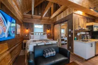 Boulder Mountain Resort Hotels in Columbia-Shuswap B