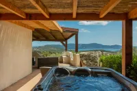 Swim Lodge Hotel Piscine privée ou Jacuzzi privé Hotels in Quenza