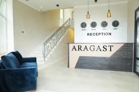 Aragast Hotel Отели в г. Лчашен