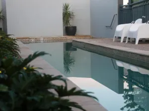 Lennox Holiday Apartments