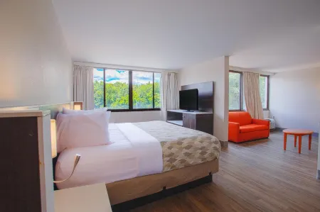 Ramada by Wyndham Winston-Salem Отели рядом с достопримечательностью «Winston-Salem Fairgrounds»