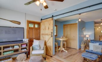 Boat Dock & Private Beach: Lake Mary Retreat!