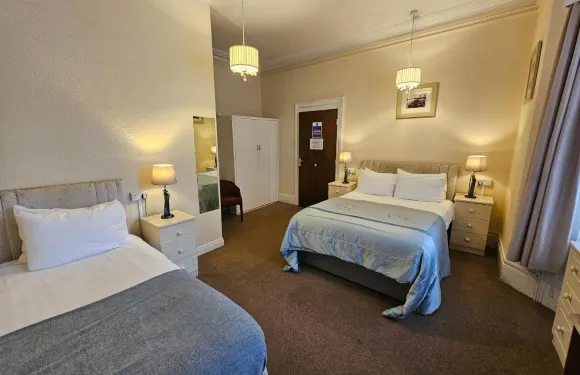 裏夫林酒店酒吧和餐廳