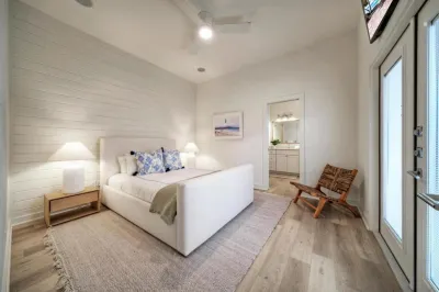 Pool, Playground, Patio Living, Family-Friendly Clamshell Cottage by Avantstay University of Texas, Marine Science Institute附近的飯店