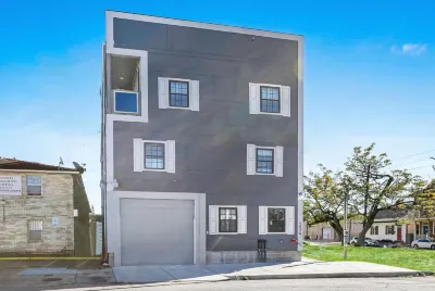 Spacious and Fully Furnished Condo Near St. Charles Hotels in 