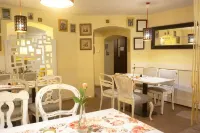 Explorer B&B Old Town Rooms & Apartment #Don't be a Tourist, be an Explorer! - Bữa sáng