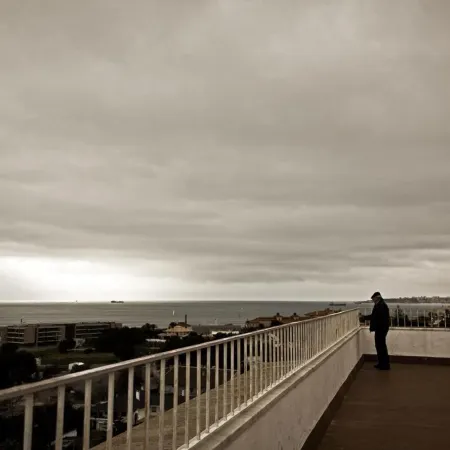 Carcavelos Beach Hotel