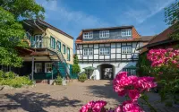 Am Anger Hotels near Alles-Full-Bar