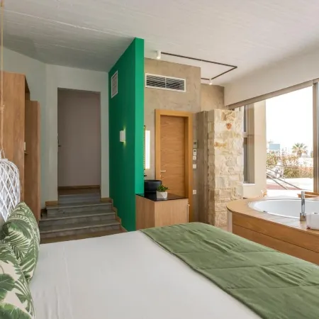 Kalamaki Luxury Suites