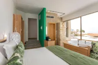 Kalamaki Luxury Suites