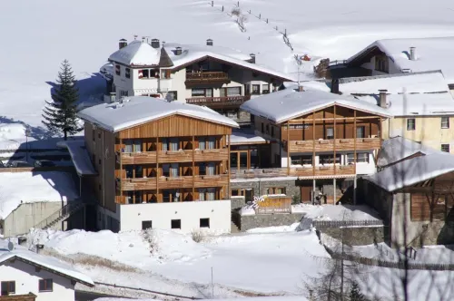 Hotel Edelweiss Các khách sạn ở Graun im Vinschgau