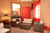 Logis Hotel le Clos des Oliviers Hotel a Saint-Martin-d'Ardeche