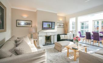 Georgian Square Apartments