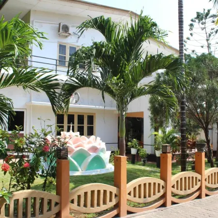 Green Grass Hotel & Restaurant
