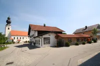 Gasthaus Bonimeier Hotels in der Nähe von Uhrturm auf der Burg zu Burghausen