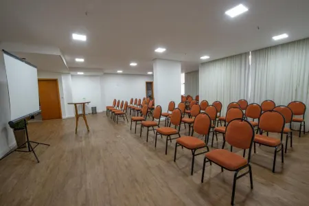 Mondrian Suite Hotel Отели в г. Сан-Жосе-дус-Кампус