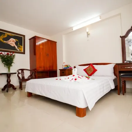 Nguyen Ha Hotel Отели рядом с достопримечательностью «Храм Кита»