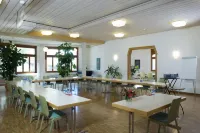 Restaurant Hotel Rüttihubelbad فنادق في Konolfingen