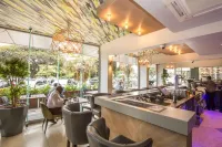 Belaire Suites Hotel - ที่มีบาร์