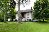 The Pines of Dresden - Homestay