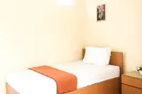 Muzdalifa Syariah Near Alun Alun Gresik Mitra RedDoorz Hotels in Gresik