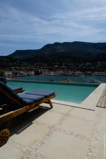 페란차다 1811  호텔