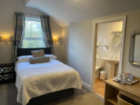 The Westlynne Hotel & Apartments