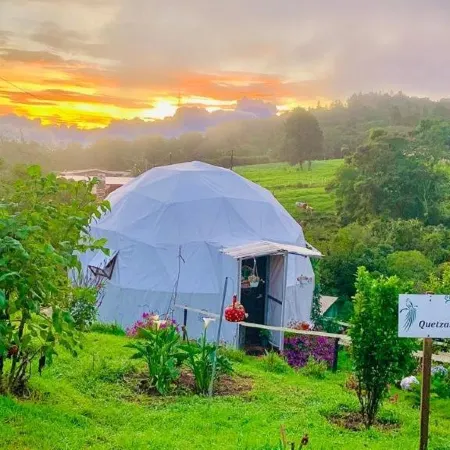Poas Volcano Observatory Lodge & Glamping