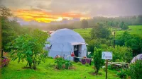 Poas Volcano Observatory Lodge & Glamping Hotels in Poas