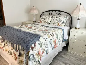 Cute 1 bedroom Ohana 10 miles from Eugene