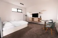 Zenstay ApartHotel Hotels in Топліца