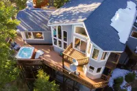 Sparrow by AvantStay Modern Mountain Retreat w Hot Tub Pool Table Games
