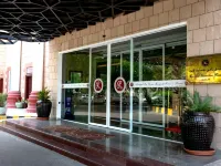 رامي جيست لاين القرم Hotels near سوق مطرح