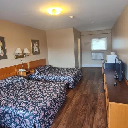 Skyways Motel Muskoka Gravenhurst on 11