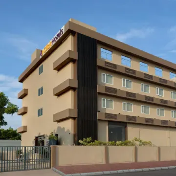 Click Hotel Bhuj