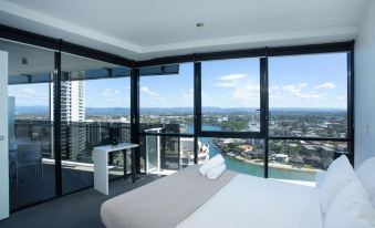 Circle on Cavill - Hosted by Coastal Letting Co.