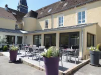 Logis hôtel Restaurant Auberge de la Cloche โรงแรมในออร์น