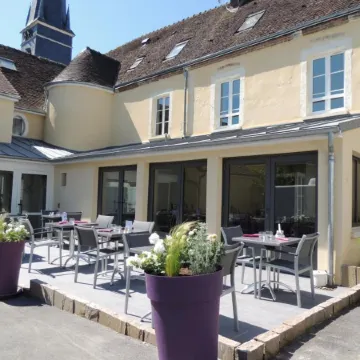 Logis hôtel Restaurant Auberge de la Cloche