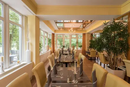 Parkhotel Frankfurt Airport Отели рядом с достопримечательностью «European Baha'i House of Worship (Baha'i-Haus der Andacht)»