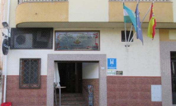 Hostal Banderas - Housity