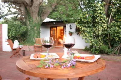 Sacred Mountain Lodge Hotel di Kommetjie