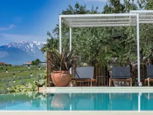 Borgo Baccile by Vini Fantini