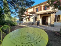 L'Interlude Hotels in Saint-Nazaire-de-Ladarez